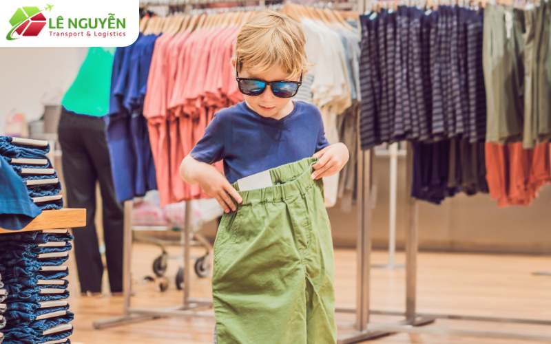 Rủi ro pháp lý khi nhập tiểu ngạch thời trang trẻ em