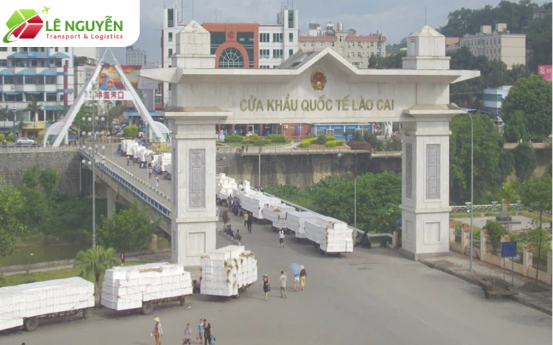 Nhập hàng tiểu ngạch là gì và vì sao vẫn được lựa chọn?