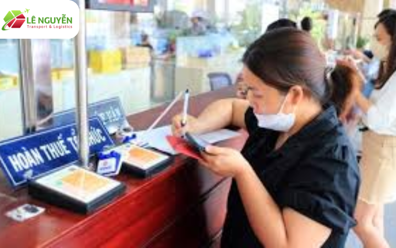 Tầm quan trọng của việc tra cứu nợ thuế và lệ phí hải quan đối với doanh nghiệp xuất nhập khẩu
