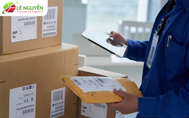 Hàng nhập khẩu qua chuyển phát nhanh là gì?