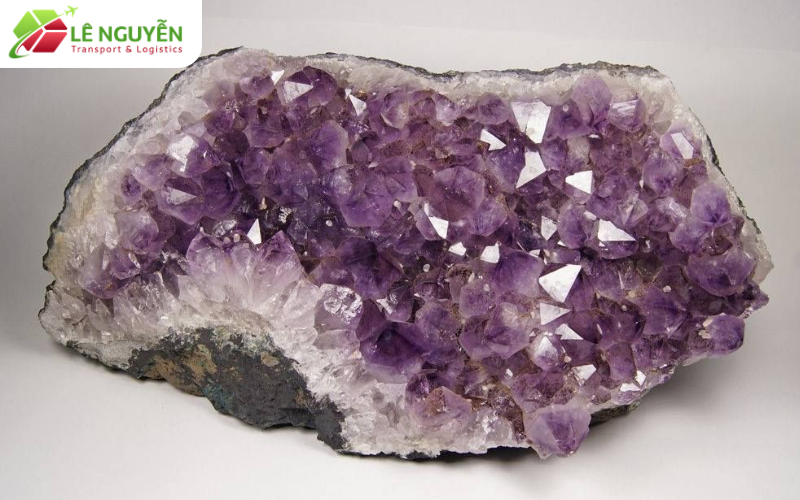 Kinh nghiệm tối ưu chi phí và lưu ý khi nhập khẩu Thạch anh tím