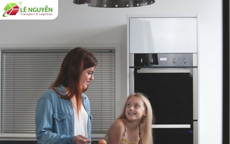 bếp từ nhập khẩu chính hãng lắp trong căn bếp gia đình