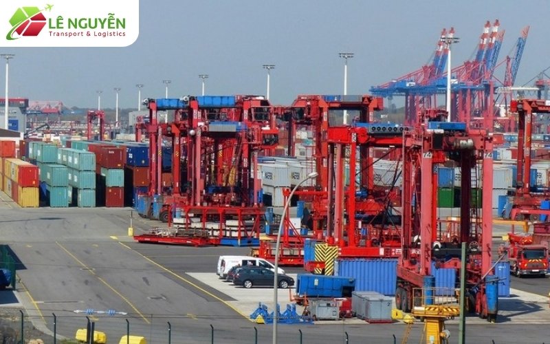 Dịch vụ khai báo hải quan hàng gia công - bãi container tại cảng