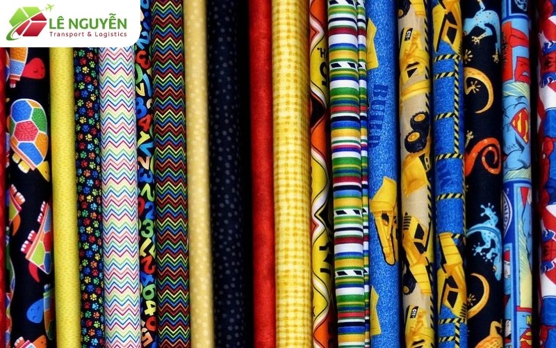Thủ tục nhập khẩu hàng gia công - cuộn vải nguyên liệu nhập khẩu để gia công